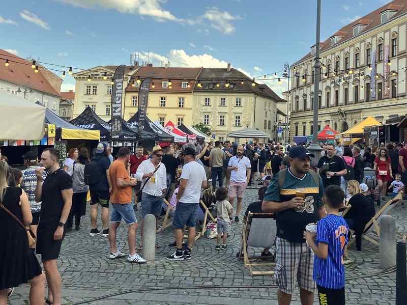 Místní ekonomika a živé centrum